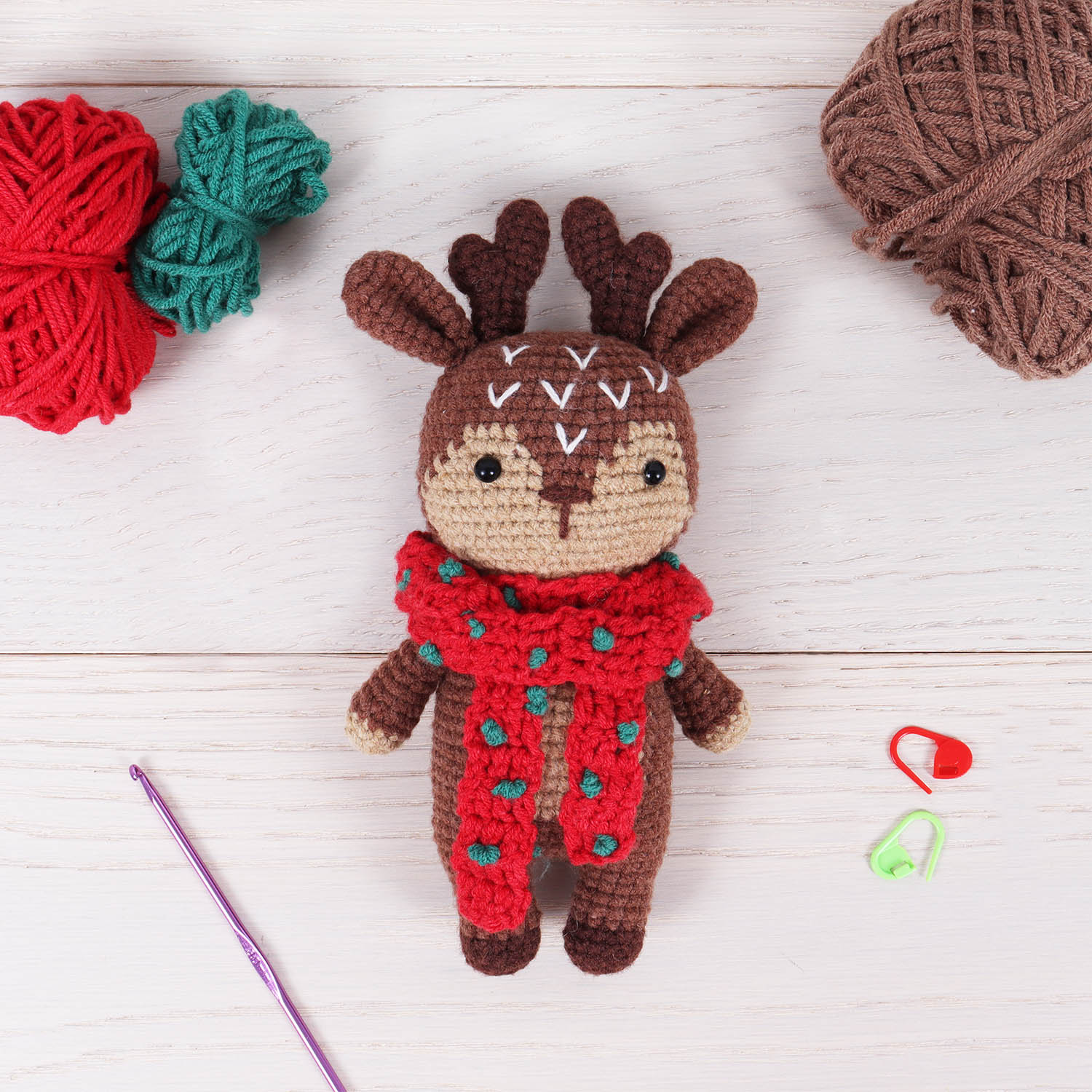 Crochet Kit: Amigurumi: Christmas: Reindeer - Image 4