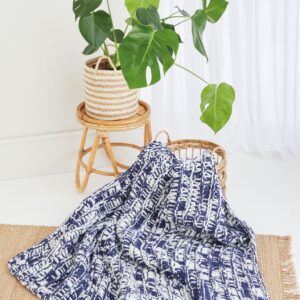 Blanket in Hayfield Bonus Super Chunky (Free)